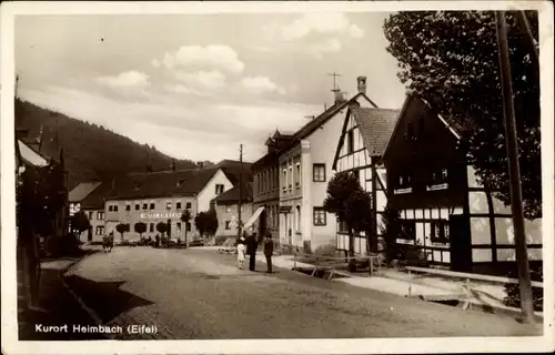 Ak Heimbach in der Eifel, Straßenpartie, Hotel