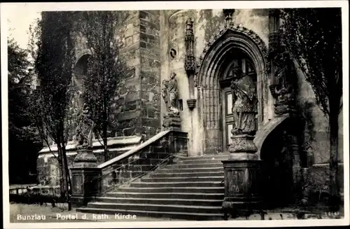 Ak Bolesławiec Bunzlau Schlesien, katholische Kirche, Portal