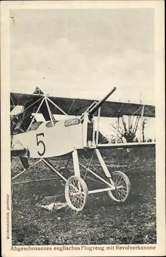 Ak Abgeschossenes englisches Flugzeug mit Revolverkanone, 1. WK