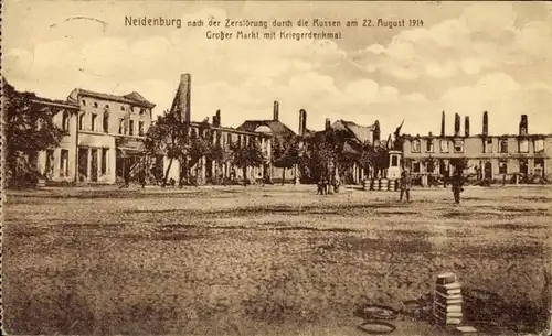 Ak Nidzica Neidenburg Ostpreußen, Großer Markt, Kriegerdenkmal, Nach der Zerstörung, I. WK