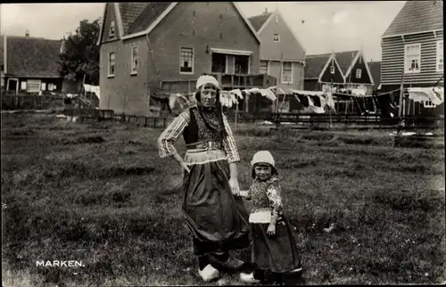 Ak Marken Nordholland Niederlande, Volkstrachten