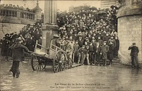 Ak Paris XVI Passy, Die Seineflut 1910, Quai de Passy
