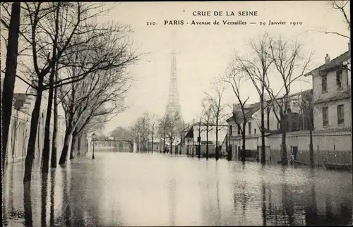 Ak Paris XVI Passy, Überschwemmung der Seine 1910, Avenue de Versailles