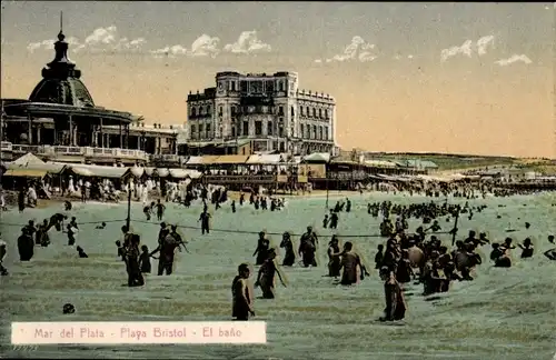 Ak Mar del Plata Argentinien, Playa Bristol, Badepartie, Hotel