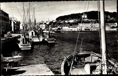 Ak Audierne Finistère, Les Thoniers am Kai