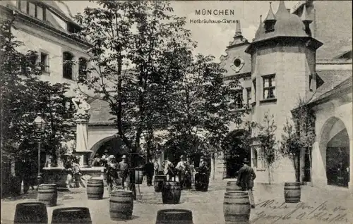 Ak München, Hofbräuhaus-Garten, Fässer