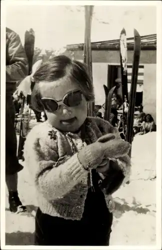 Ak Prinzessin Margriet der Niederlande, Winterurlaub in Zermatt, 1947