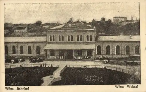 Ak Vilnius Wilna Litauen, Bahnhof, Straßenseite