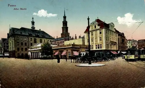 Ak Poznań Posen, Blick über den alten Markt, Kirchturm, Kutschen, Straßenbahnen