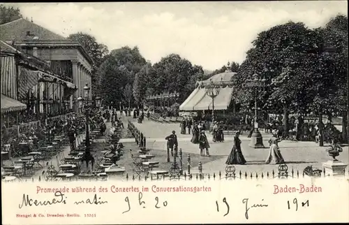 Ak Baden Baden am Schwarzwald, Promenade währen Konzert im Konversationsgarten