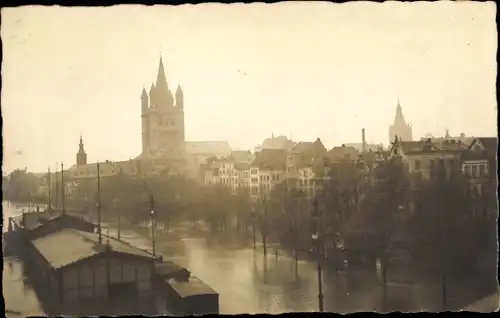 Foto Ak Köln am Rhein, Teilansicht bei Hochwasser