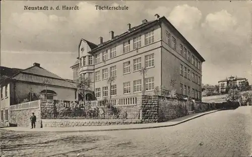 Ak Haardt Neustadt an der Weinstraße, Blick auf die Töchterschule