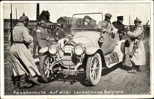 Ak Soldaten bei der Passkontrolle auf einer Landstraße Belgiens, Pickelhaube, Gewehr, I WK