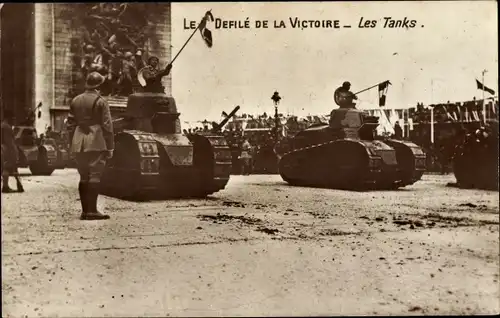 Ak Paris, Arc de Triomphe, Siegesparade, Panzer
