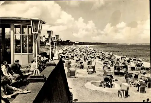 Ak Seebad Binz auf Rügen, Strand, Strandkörbe, Promenade