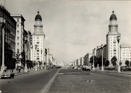 Foto Ak Berlin Friedrichshain, Stalinallee, Frankfurter Tor