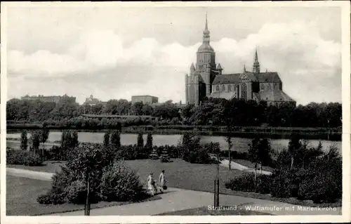 Ak Stralsund in Vorpommern, Wulflamufer mit Marienkirche
