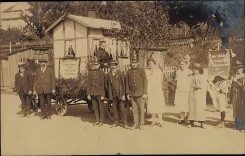 Foto Ak Langenau Brand Erbisdorf in Sachsen, Schulfest, Festwagen Vuglbeer-Baam