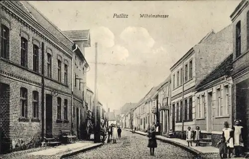 Ak Putlitz in der Prignitz, Wilhelmstraße, Anwohner