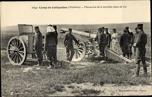 Ak Camp de Coetquidan, neues französisches 155mm-Geschütz im Manöver