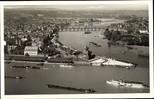 Ak Koblenz am Rhein, Deutsche Eck, von Ehrenbreitstein, Gesamtansicht, Dampfer