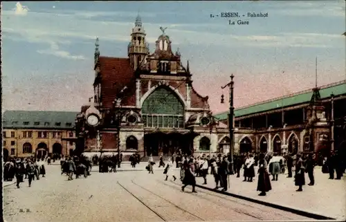 Ak Essen im Ruhrgebiet, Bahnhof, Vorplatz