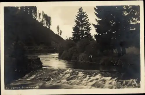 Ak Sankt Blasien im Schwarzwald, Angler, Brücke