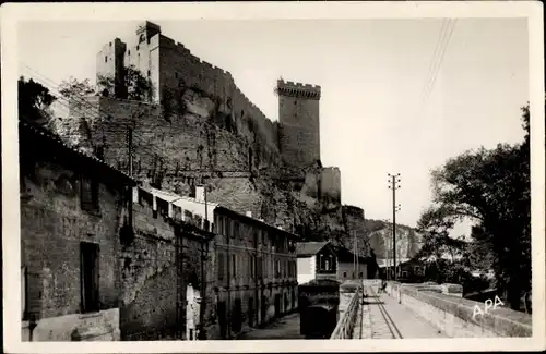 Ak Beaucaire Gard, Le Chateau et les Remparts