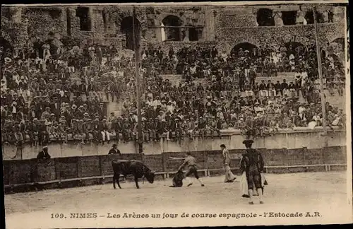 Ak Nîmes Gard, Les Arenes un jour de course espagnole, l'Estocade