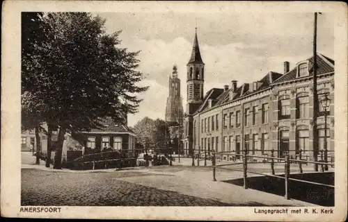 Ak Amersfoort Utrecht Niederlande, Langegracht met R. K. Kerk