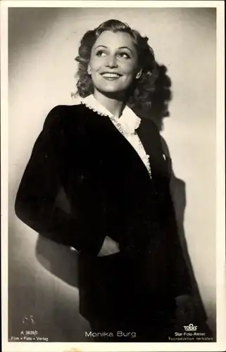 Ak Schauspielerin Monika Burg, Portrait