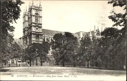 Ak London City England, Westminster Abbey vom Deans Yard