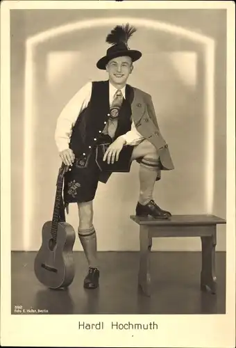 Ak Jodler Hardl Hochmuth, Portrait in bayrischer Tracht mit Gitarre