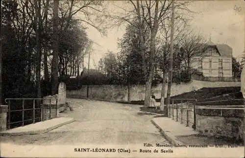 Ak Saint Léonard Oise, Straße nach Senlis