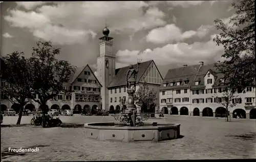 Ak Freudenstadt im Nordschwarzwald, Marktplatz, Rathaus, Brunnen