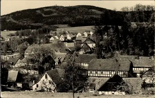 Ak Cunewalde im Kreis Bautzen, Blick auf den Ort und den Czorneboh