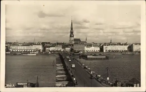 Foto Ak Riga Lettland, Brücke, Blick auf den Ort