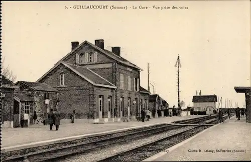 Ak Guillaucourt Somme, La Gare, Bahnhof, Gleisseite