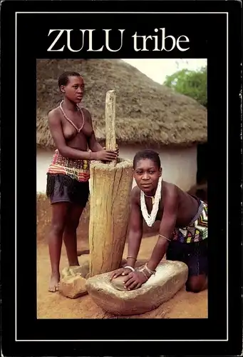 Ak Südafrika, Zulu tribe, grinding maize, Frauen, barbusig