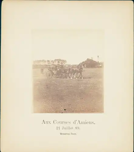 Foto Amiens Somme, Aux Courses d'Amiens, Pferderennplatz, 21 Juli 1889, Kutsche