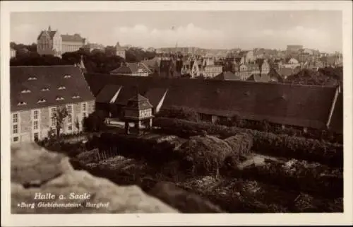Ak Giebichenstein Halle an der Saale, Burghof
