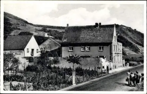 Ak Hammerstein am Rhein, Weingut und Warenhandlung, Straßenpartie, Häuser