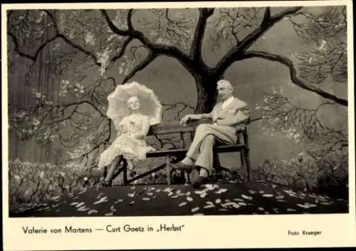 Ak Schauspielerin Valérie von Martens, Schauspieler Curt Goetz, Filmszene Herbst, Autogramm V. v. M.