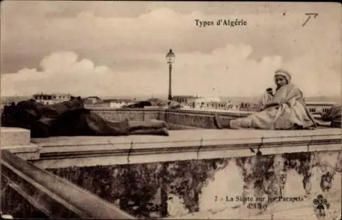 Ak-Typen von Algerien, Die Siesta auf den Stadtmauern von Algier