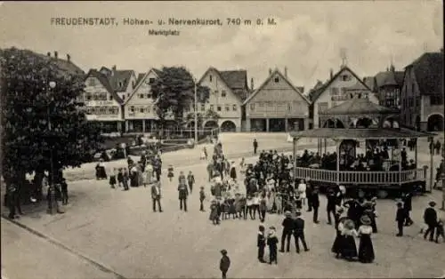 Ak Freudenstadt im Nordschwarzwald, Partie auf dem Marktplatz