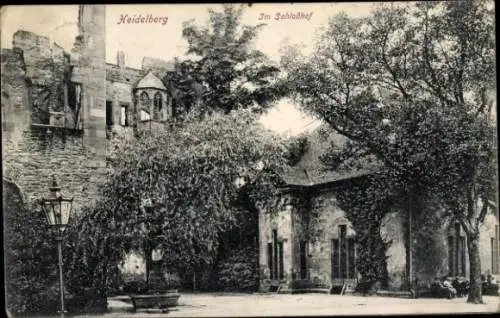 Ak Heidelberg am Neckar, Schlosshof