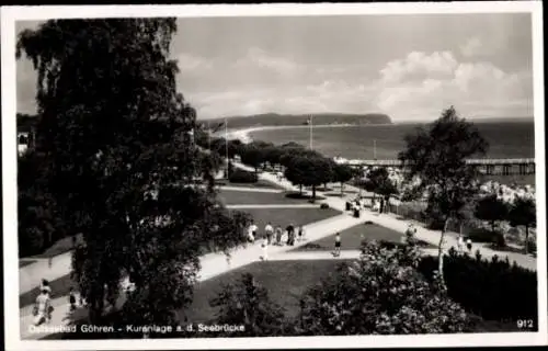 Ak Ostseebad Göhren auf Rügen, Kuranlage an der Seebrücke, Strand