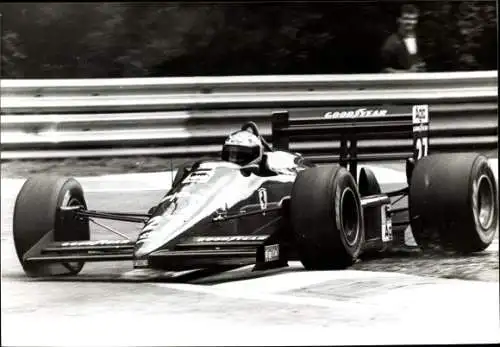 Foto Rennauto, Formel 1, Ferrari, Startnummer 27