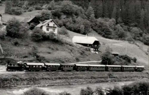 Foto Ak Österreichische Eisenbahn, Dampflokomotive, Waggons, Murtalbahn