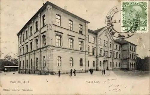 Ak Pardubice Pardubitz Stadt, Schule